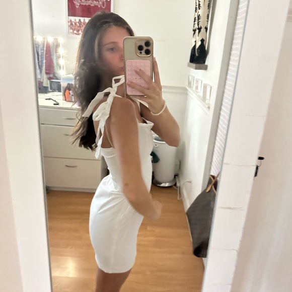 white dress - Picture 2 of 3